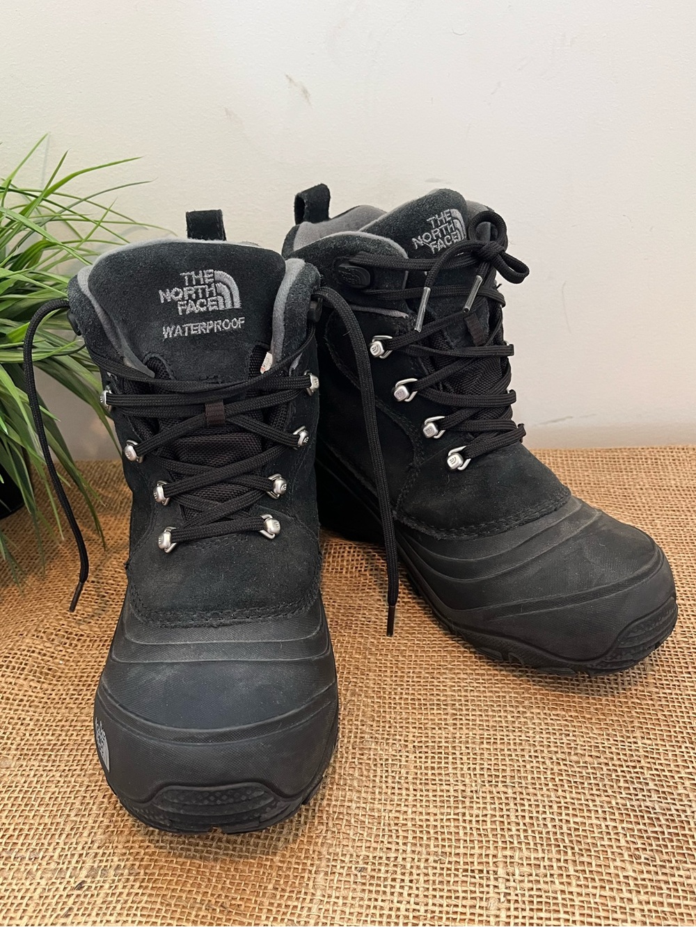 The North Face Kids Chilkat Lace II Kids HeatSeeker Winter Boots Black Size 5 - Picture 7 of 10